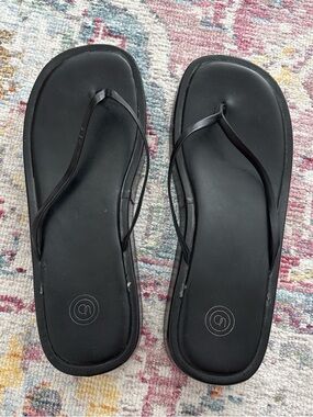 Urban Outfitters Black Minimal Platform Flip Flops